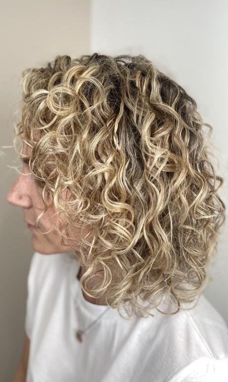 trattamento anti crespo per capelli ricci