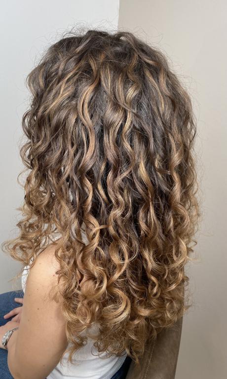 colore capelli ricci biondi, ricci biondi